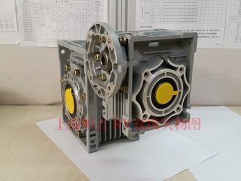RV系列雙級減速機實物照片