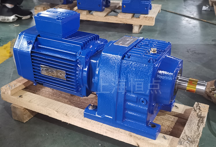 R47系列減速機配電機，藍色油漆實物照片