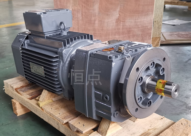 RF47系列減速機配直聯電機，立式安裝 輸出法蘭+軸 實物圖