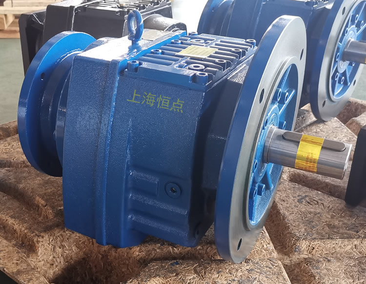 RF87減速機，輸入配法蘭B5端蓋，立式法蘭輸出，實物照片