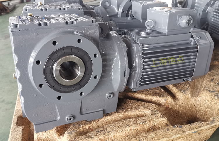 SA77系列減速機輸入配電機，輸出通孔，常用件實物圖