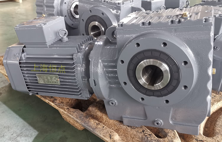 SA77系列減速機輸入配電機，輸出通孔，常用件實物圖