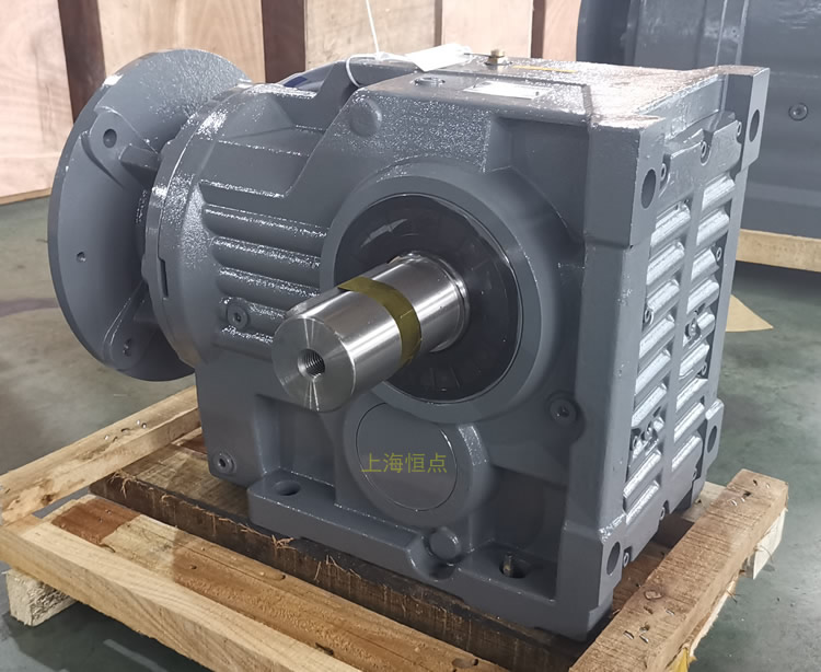 K97減速機，輸入配電機法蘭端蓋，右輸出單軸，實物圖如下