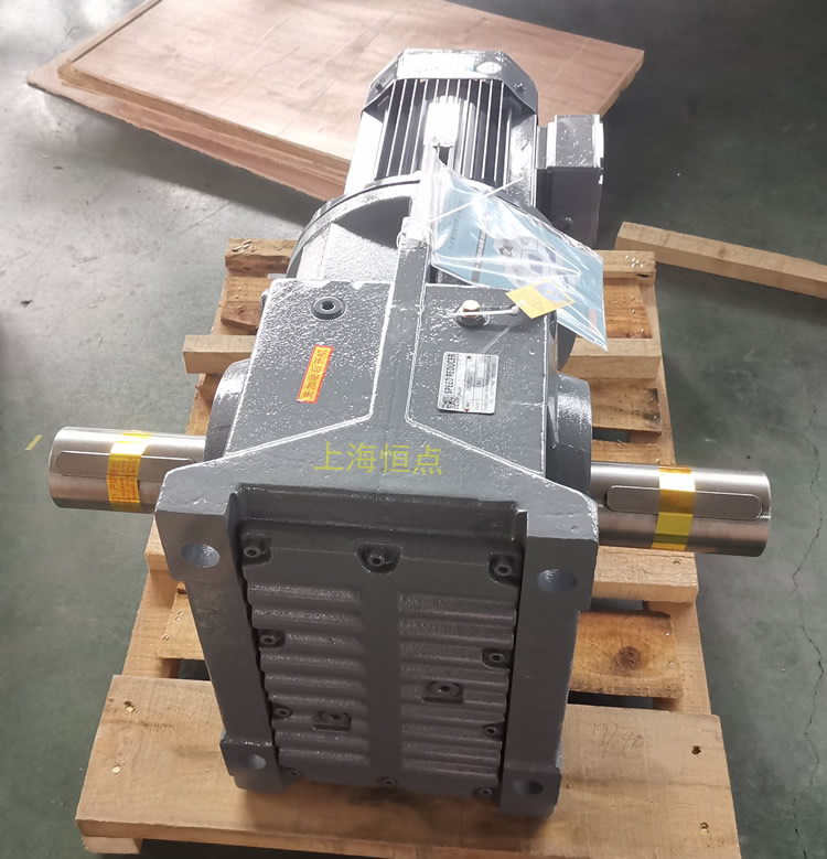 K97減速機 輸入配電機 輸出雙軸A+B 實物圖