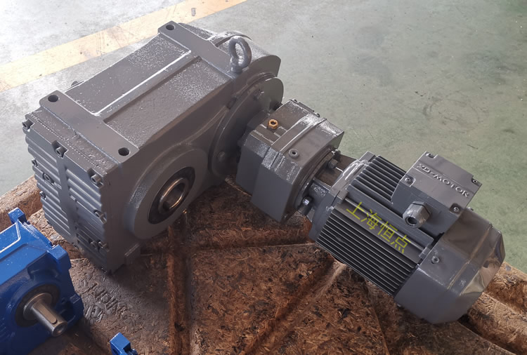  FAZ77R37雙級減速機，通孔+小法蘭輸出，實物圖